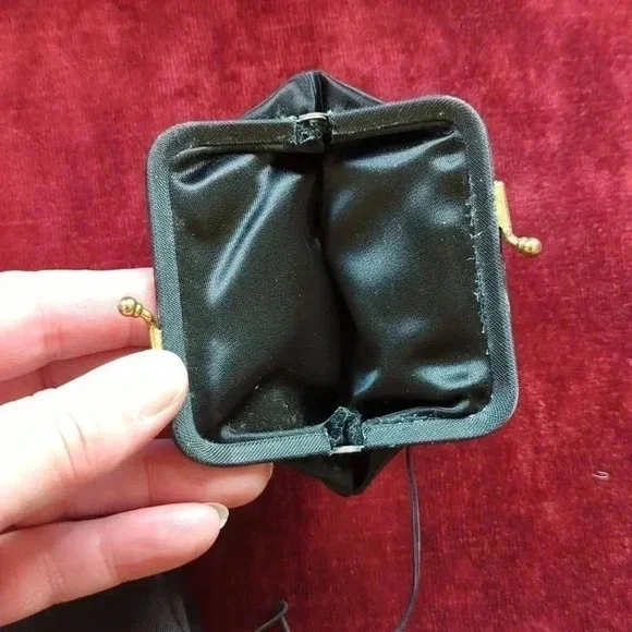 1960's HL Handbag - Picture 6 of 9